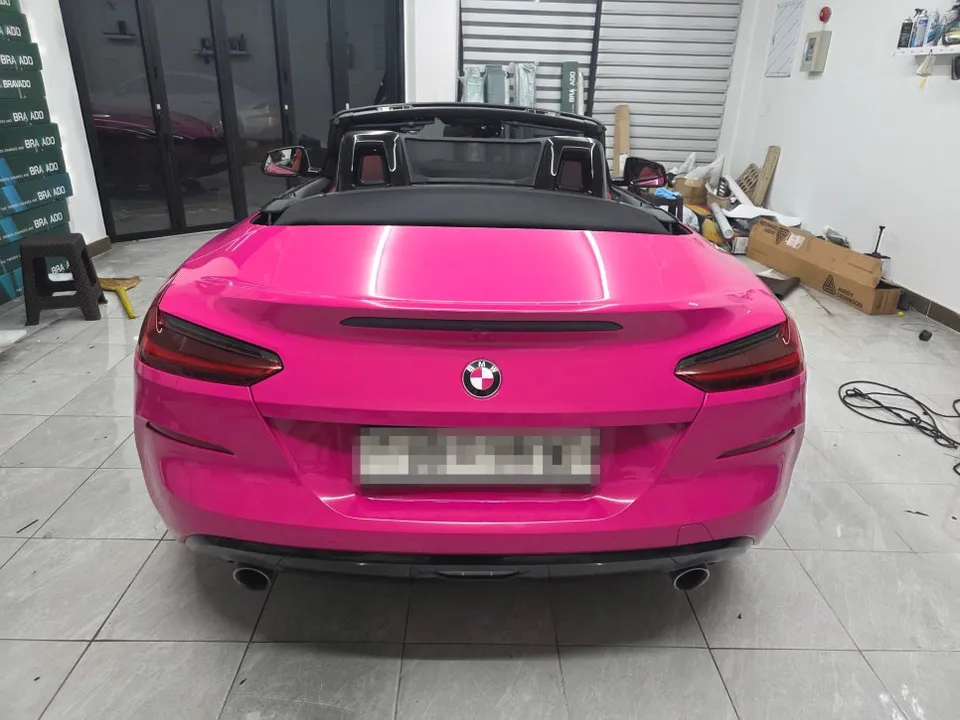 BMW Z4のカーラッピング事例｜ローズレッドの仕上がり 施工写真 1-3