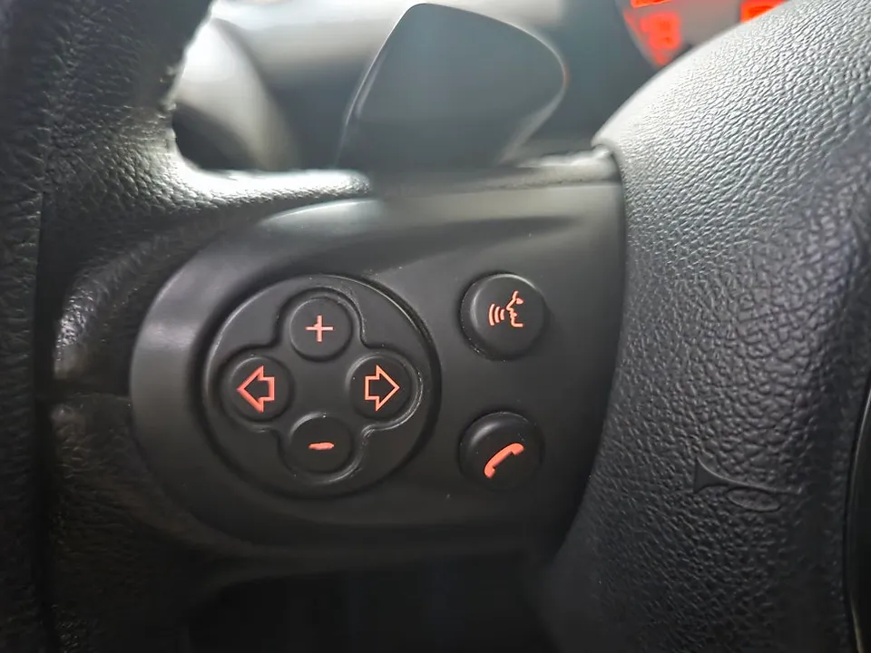 MINI MINI Cooper steering wheel - MINI MINI Cooper Steering Wheel Customization Review photo 3