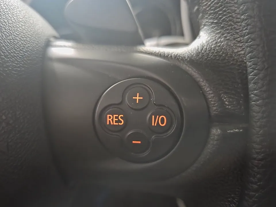 MINI MINI Cooper steering wheel - MINI MINI Cooper Steering Wheel Customization Review photo 4