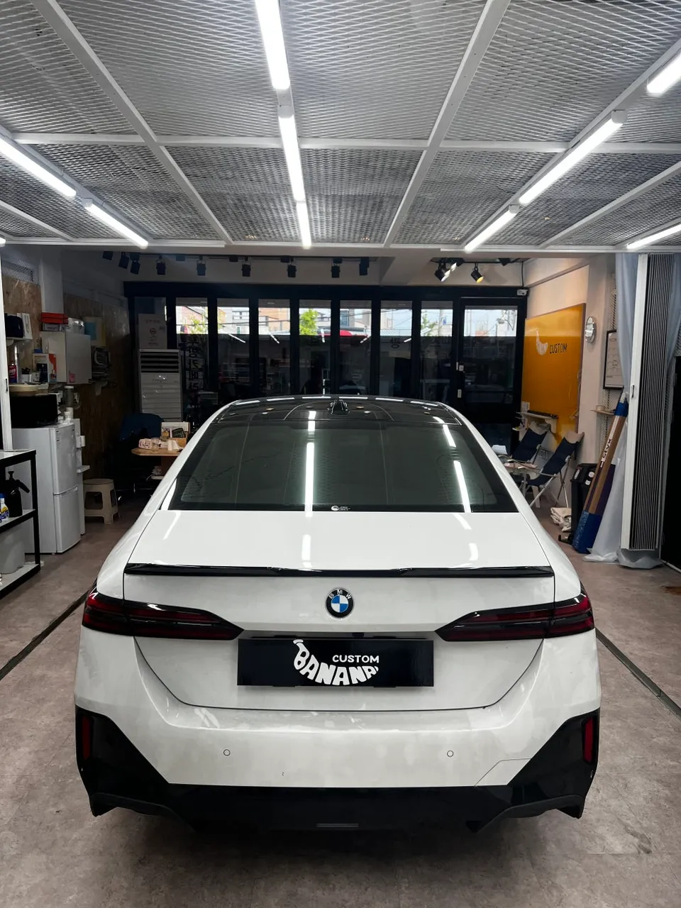 BMW 5 Series vinyl wrap - BMW 5 Series Vinyl Wrap Review — Achieve a Stunning New Look photo 4