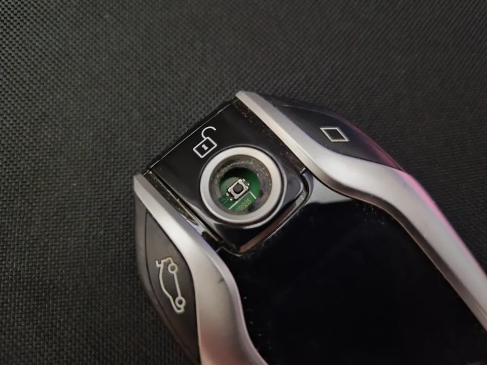 BMW 5 Series Display Key Repair Review - Button Fix