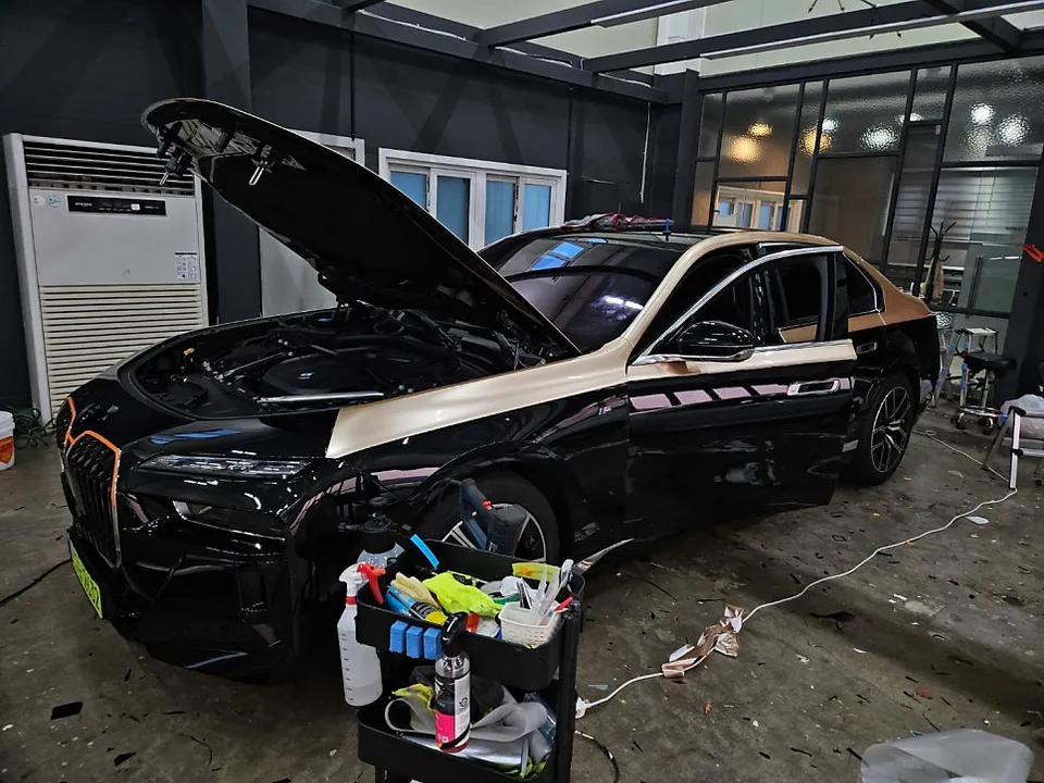 BMW 7 Seriesのカーラッピング事例 施工写真 3