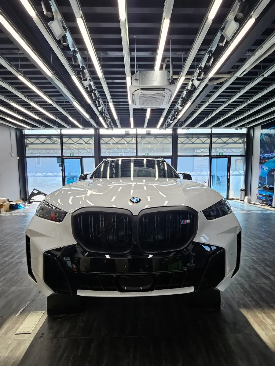 BMW X5のPPF施工事例|無光フィルムで質感を向上 施工写真 3-1