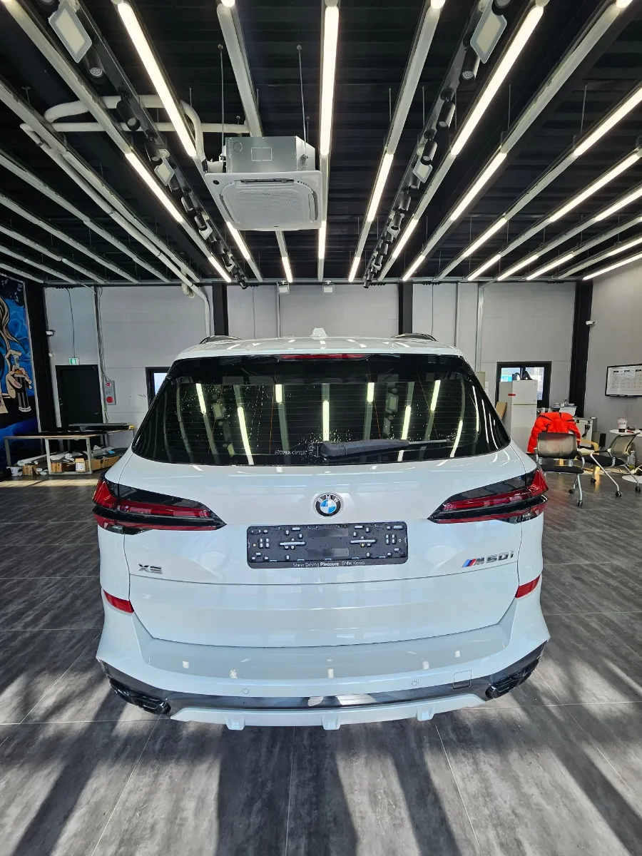 BMW X5のPPF施工事例|無光フィルムで質感を向上 施工写真 3-2