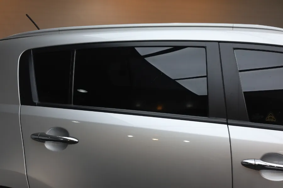 Kia Sportageのカーフィルム施工事例|費用目安・仕上がり 施工写真 1-2