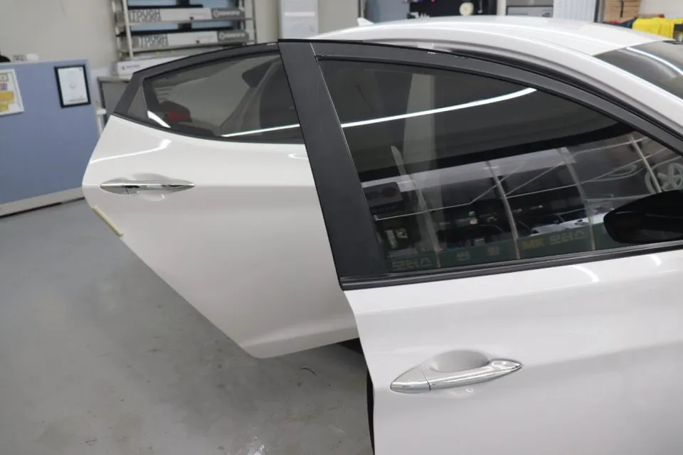 Hyundai Elantraのカーフィルム施工事例|費用目安・仕上がり 施工写真 4-2