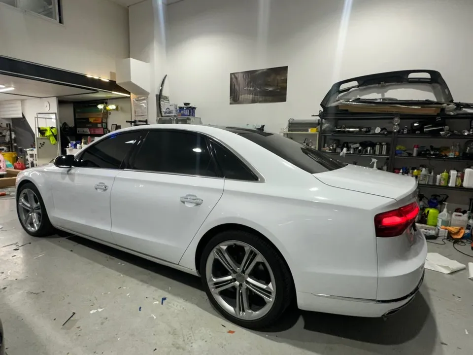 Audi A8のカーラッピング事例|費用目安・仕上がり 施工写真 2-2