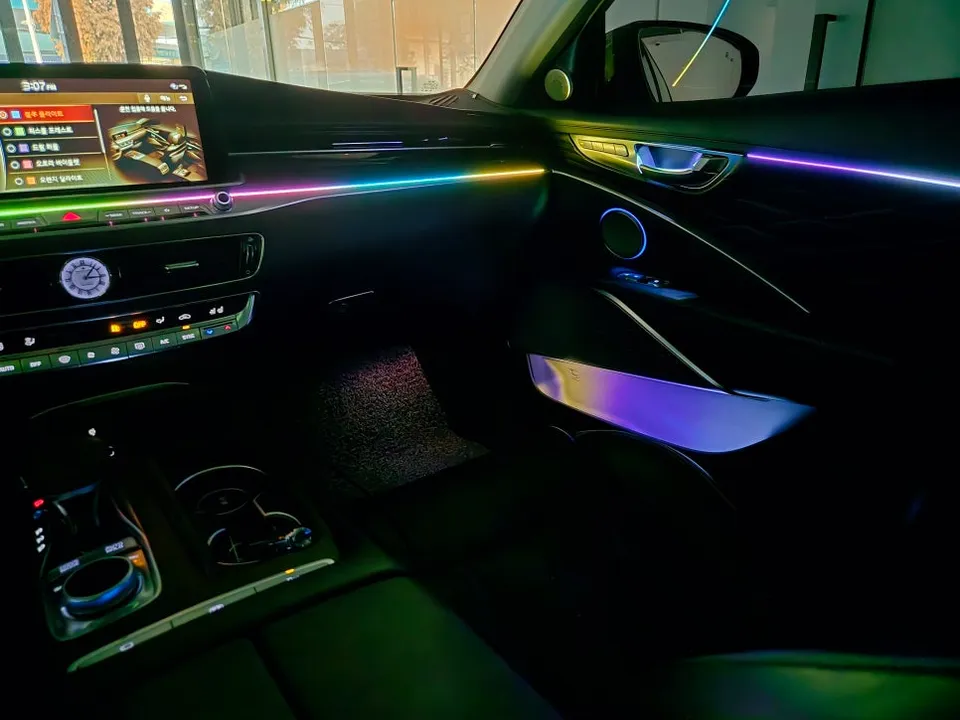 Kia K900 ambient lighting - Kia K900 Ambient Lighting Review: Glow Motion Upgrade photo 3