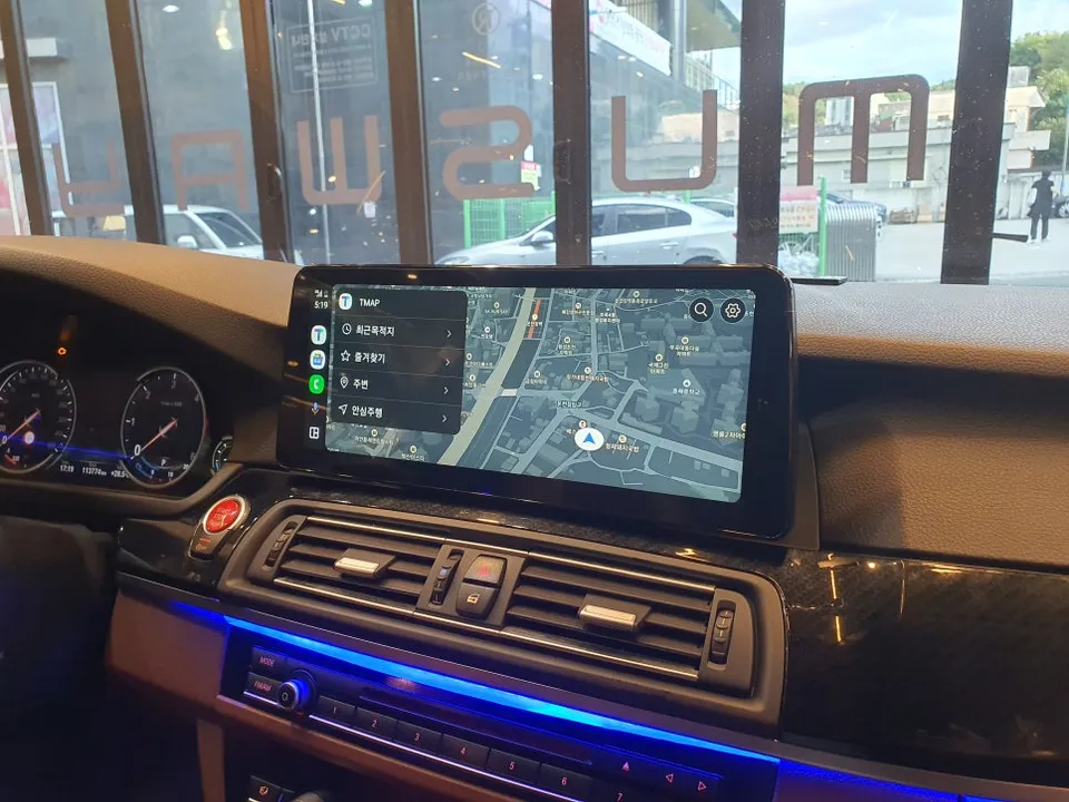 BMW 5 Series F10のAndroid Auto・CarPlay取付事例 施工写真 4-2