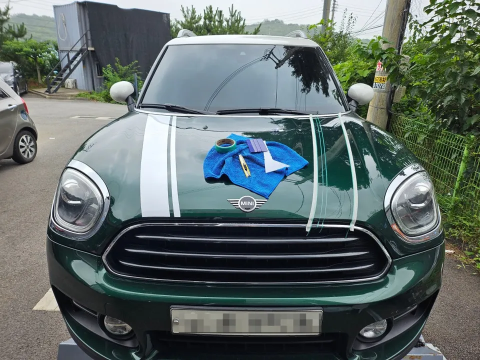 BMW MINI Cooperのカーラッピング事例 施工写真 1-2