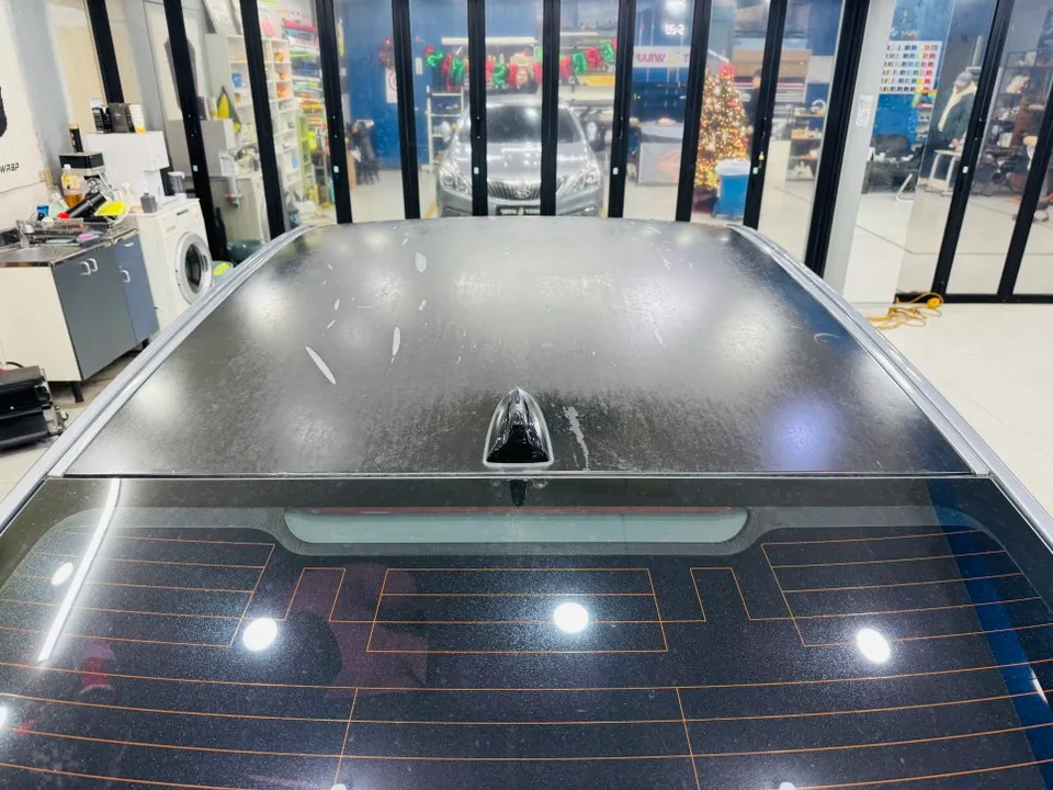 Hyundai Azeraのカーラッピング事例|費用目安・仕上がり 施工写真 3-1