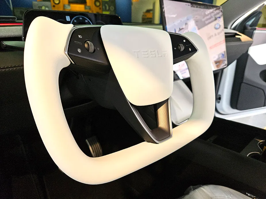 Tesla Model Y steering wheel - Tesla Model Y Steering Wheel Customization Review photo 3