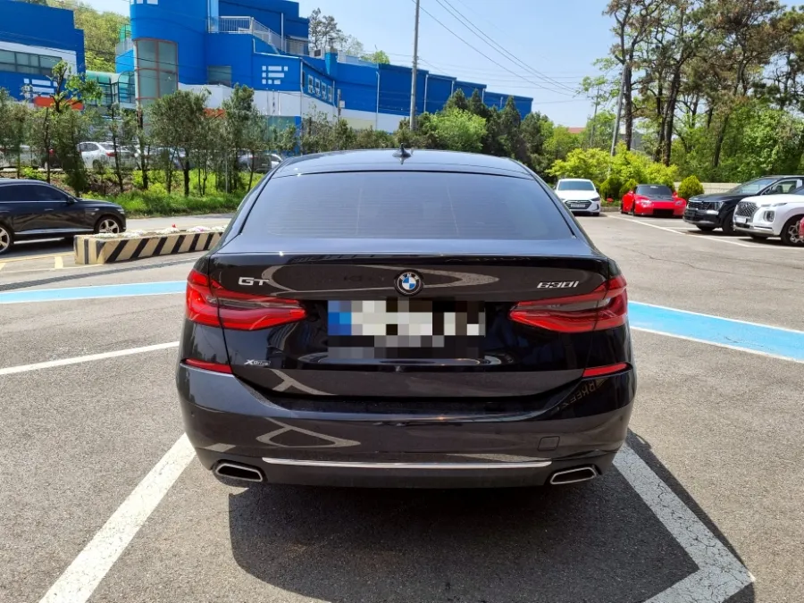 BMW 6 Series GTのカーラッピング事例｜費用目安・仕上がり 施工写真 1-2