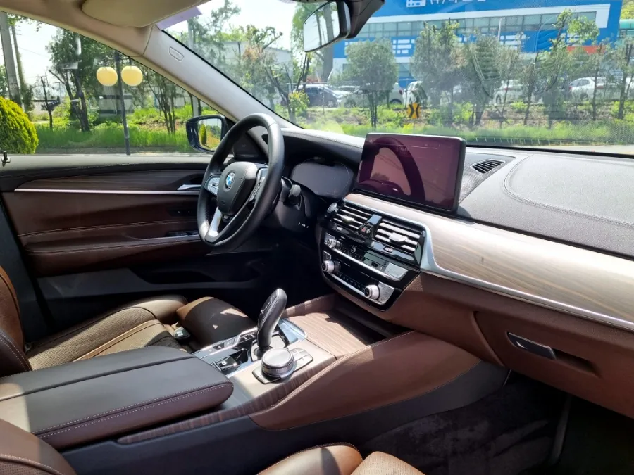BMW 6 Series GTのカーラッピング事例｜費用目安・仕上がり 施工写真 2-2