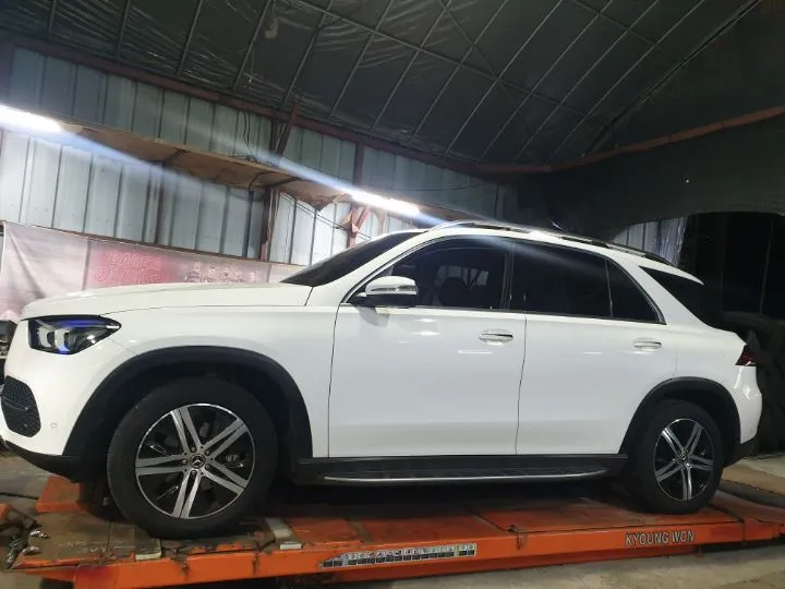 Mercedes-Benz GLE wheel repair installation result