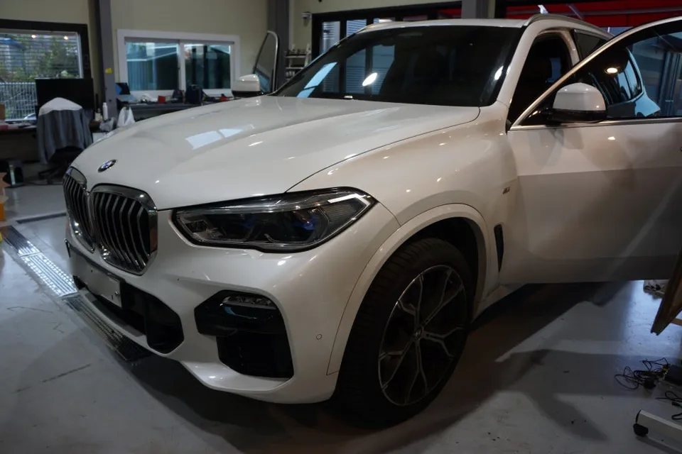 BMW X5 G05のドライブレコーダー取付事例 写真