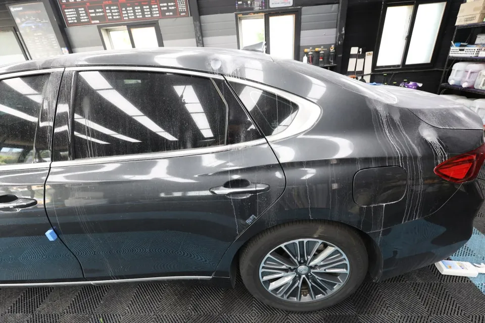 Hyundai Azeraのガラスコーティング事例|費用目安・仕上がり 施工写真 1-2