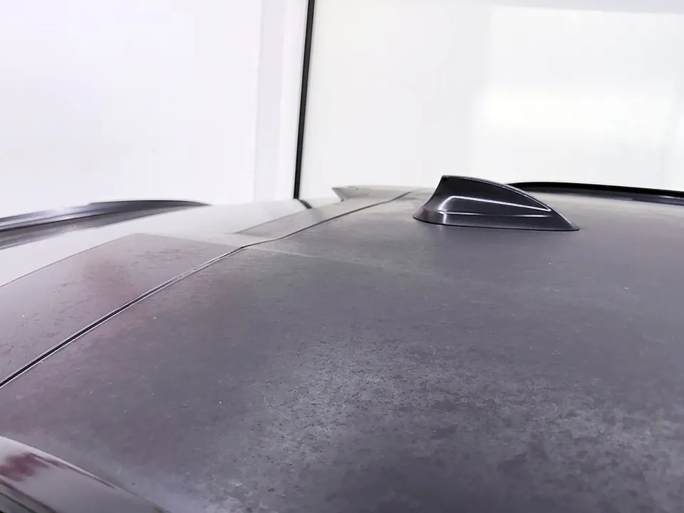 BMW X6のカーラッピング事例｜トレンドカラー「クレヨン」で刷新 施工写真 1-2
