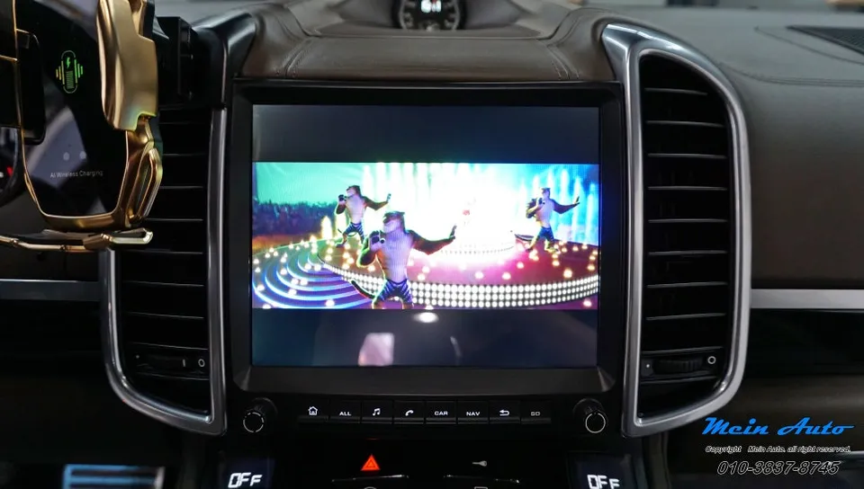Porsche CayenneのAndroid Auto・CarPlay取付事例 施工写真 3-2