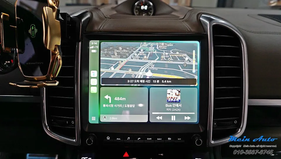 Porsche CayenneのAndroid Auto・CarPlay取付事例 施工写真 1-3