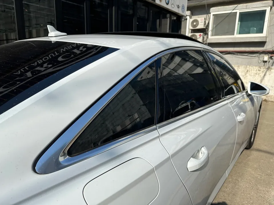 Audi A6のカーラッピング事例｜クロームをブラック化 施工写真 2-2