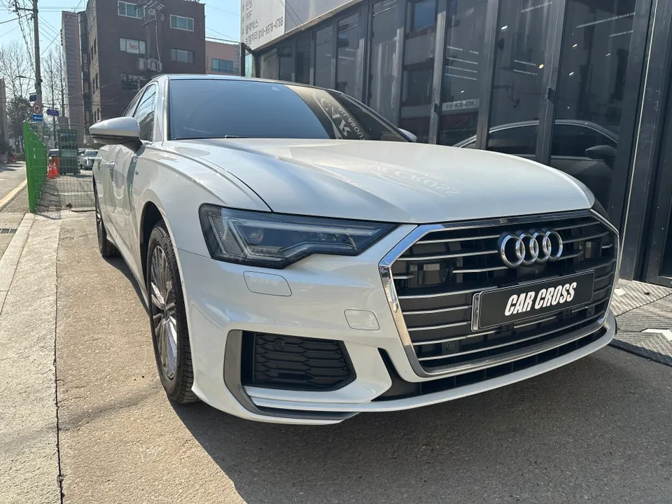 Audi A6のカーラッピング事例｜クロームをブラック化 施工写真 1-3