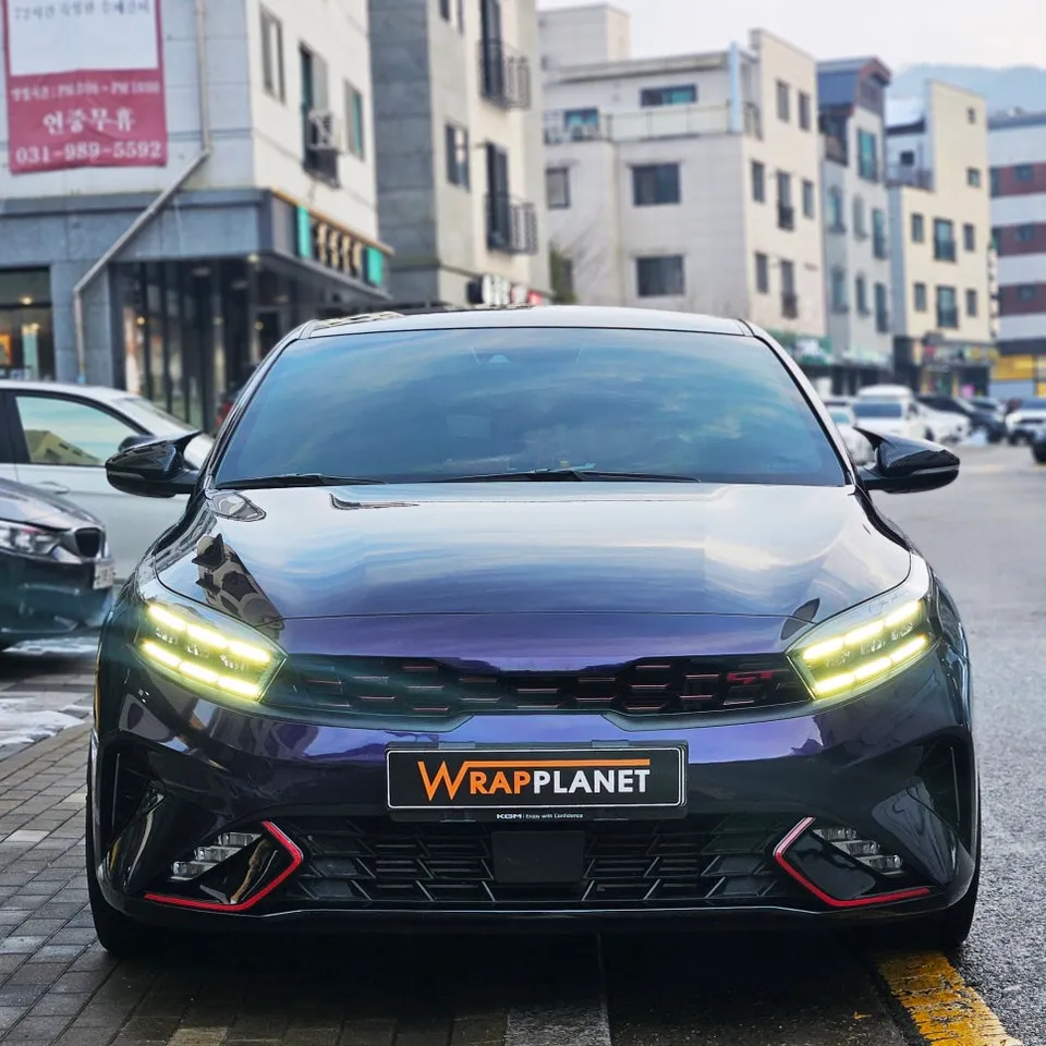 Kia K3 GTのカーラッピング事例｜ミッドナイトパープルで変身 施工写真 2-2