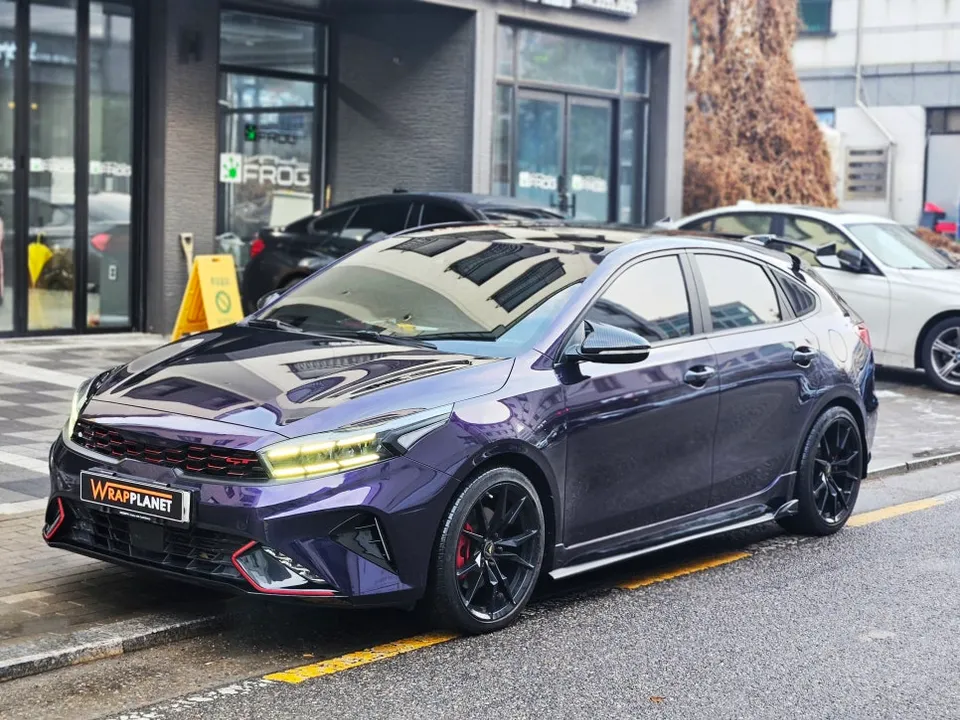 Kia K3 GTのカーラッピング事例｜ミッドナイトパープルで変身 施工写真 1-3