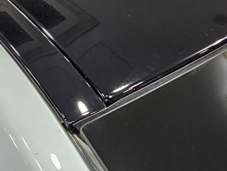 Mercedes-Benz Eクラス W213 ルーフのカーラッピング事例 施工写真 3-2
