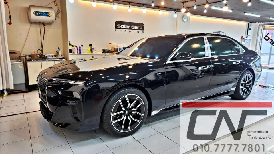 BMW 7 Series G70 カーフィルム施工事例｜費用目安・仕上がり 施工写真 2-2