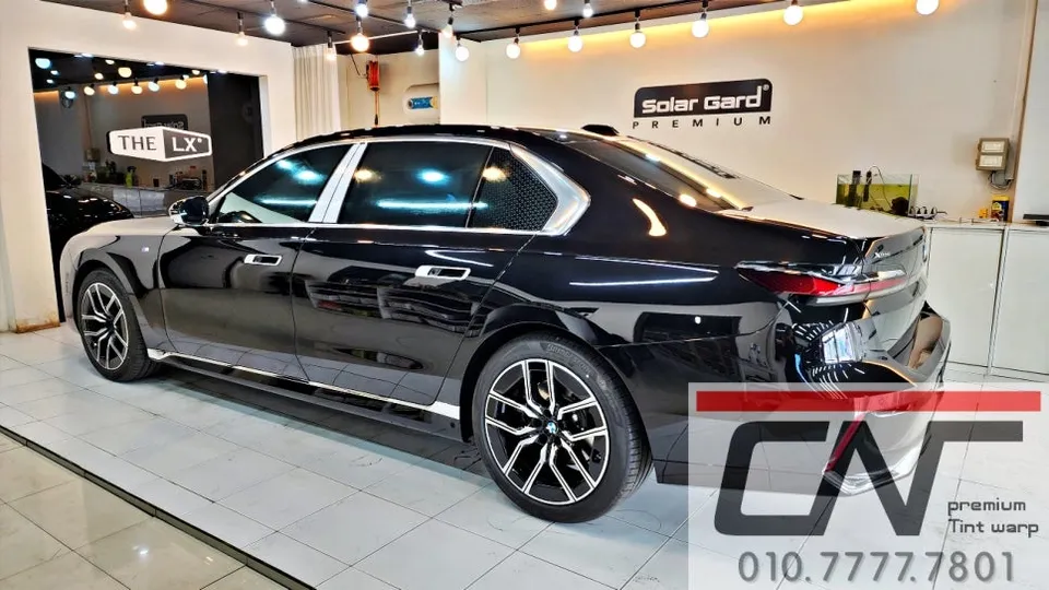 BMW 7 Series G70 カーフィルム施工事例｜費用目安・仕上がり 施工写真 1-3