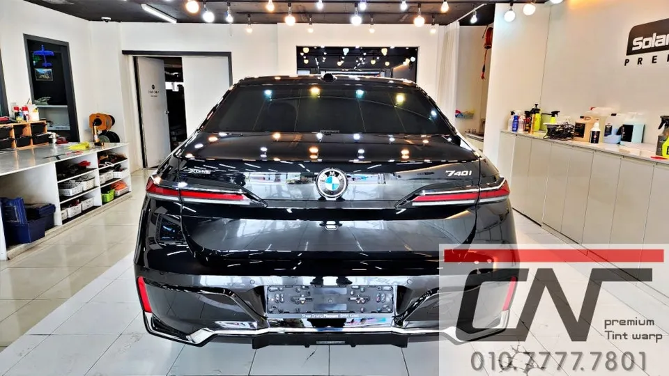 BMW 7 Series G70 カーフィルム施工事例｜費用目安・仕上がり 施工写真 2-3