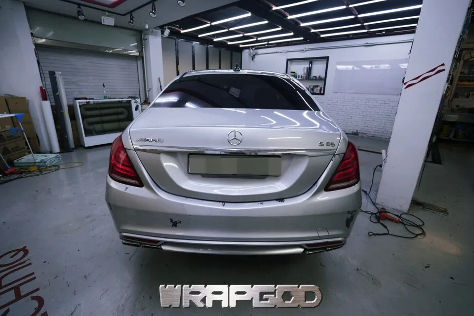 Mercedes-Benz S-Class vinyl wrap - Mercedes-Benz S-Class Vinyl Wrap Review: Stunning White Pearl Fin photo 3