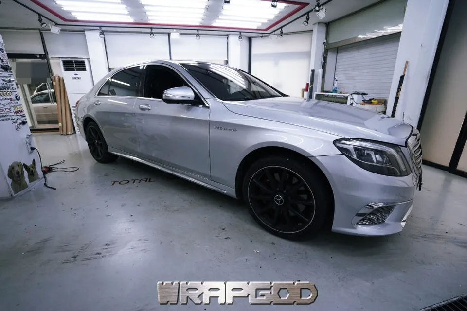 Mercedes-Benz S-Class vinyl wrap - Mercedes-Benz S-Class Vinyl Wrap Review: Stunning White Pearl Fin photo 4