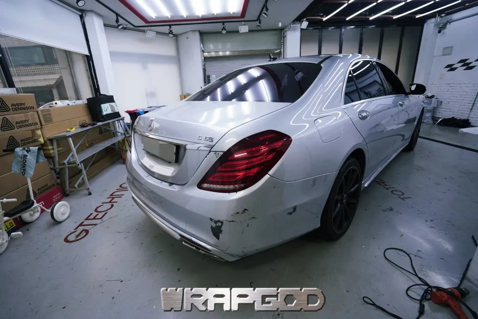 Mercedes-Benz S-Class vinyl wrap - Mercedes-Benz S-Class Vinyl Wrap Review: Stunning White Pearl Fin photo 6
