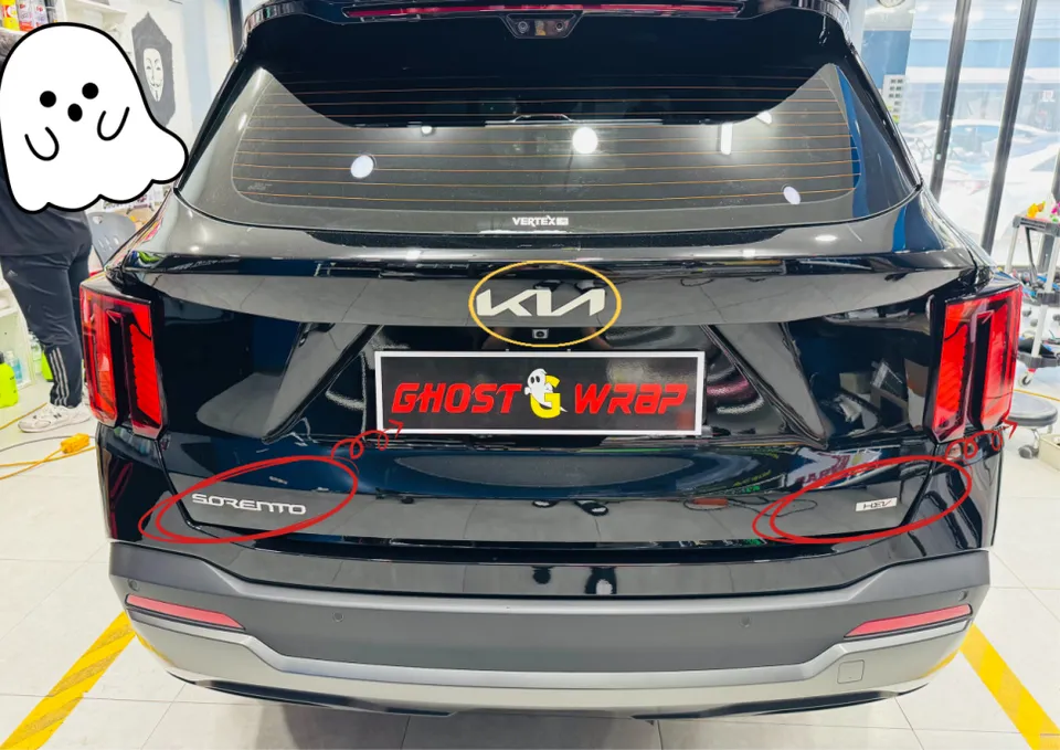 Kia Sorento vinyl wrap - Kia Sorento Vinyl Wrap Review: Matte Black Finish photo 4