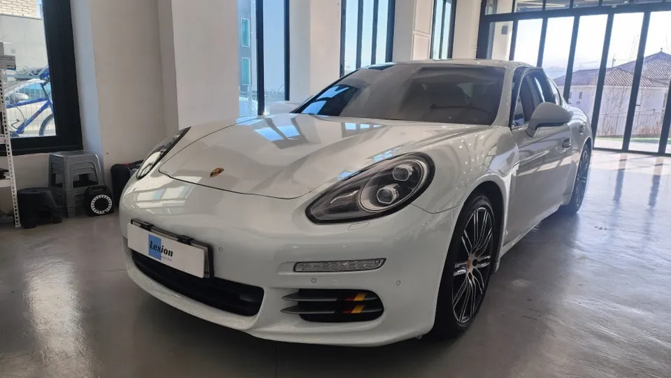 Porsche Panamera 970 android head unit installation result