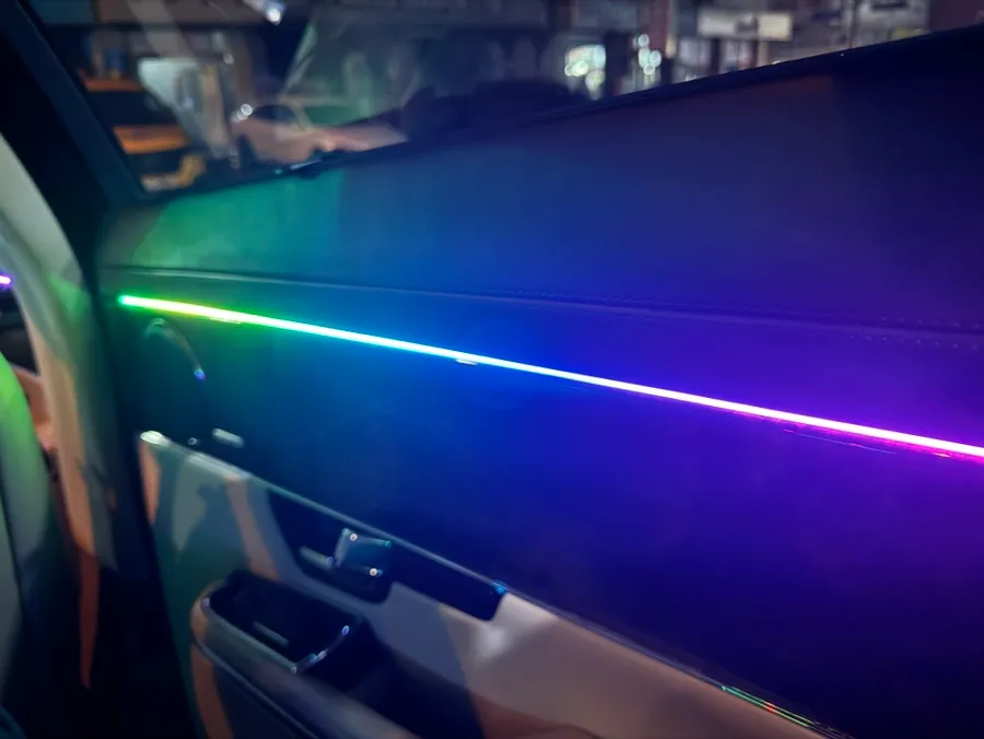 Jaguar XJL ambient lighting - Jaguar XJL Ambient Lighting Review — Enhanced Interior Mood photo 7