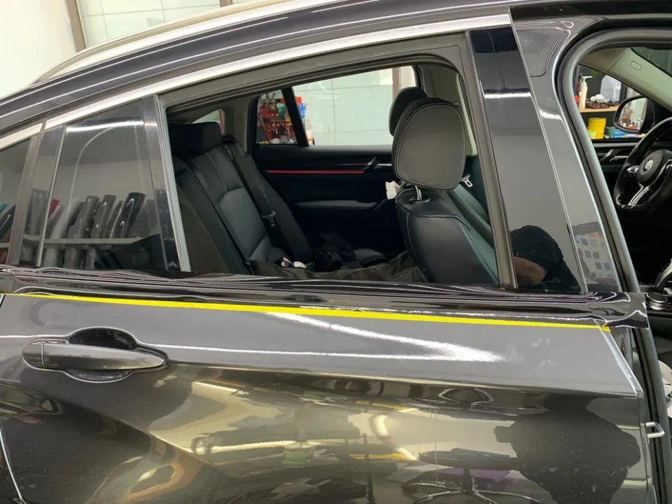 BMW X4 F26 chrome delete - BMW X4 Chrome Delete Review: Gloss Black Styling photo 4