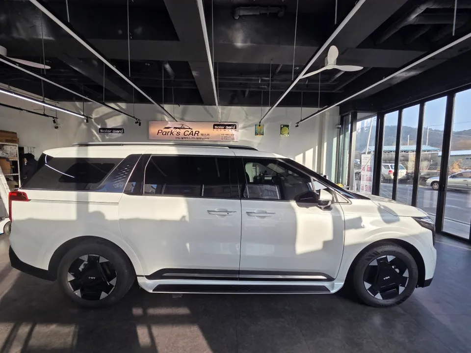 Kia Carnival Window Tinting Review — Enhanced Comfort & Style photo 2