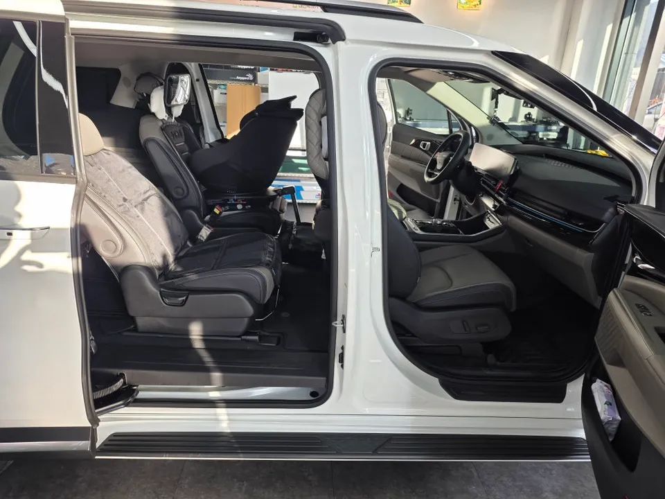 Kia Carnival window tinting - Kia Carnival Window Tinting Review — Enhanced Comfort & Style photo 3