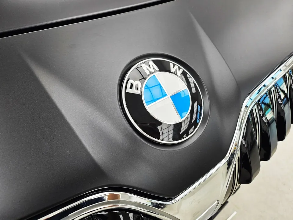 BMW 7 SeriesのPPF施工事例｜費用目安と仕上がり 施工写真 1-2