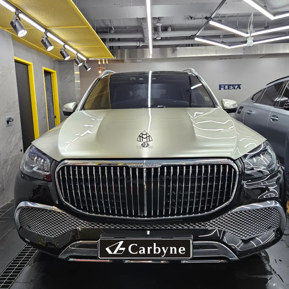 Mercedes-Benz Maybachのカーラッピング事例：シャンパンゴールドのツートン 施工写真 4-1