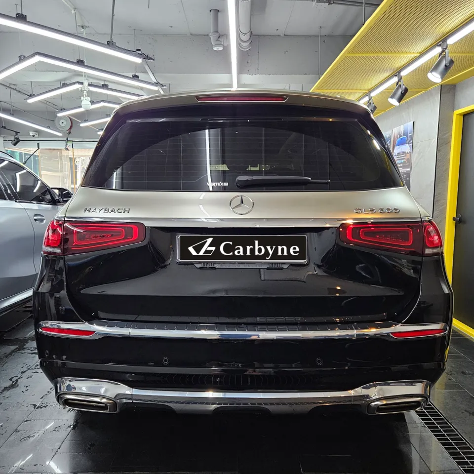 Mercedes-Benz Maybachのカーラッピング事例：シャンパンゴールドのツートン 施工写真 2-2