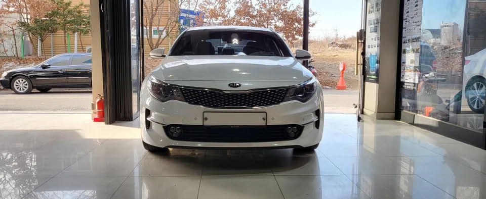 Kia K5のドラレコ取付事例｜費用目安と仕上がり 施工写真 1-1