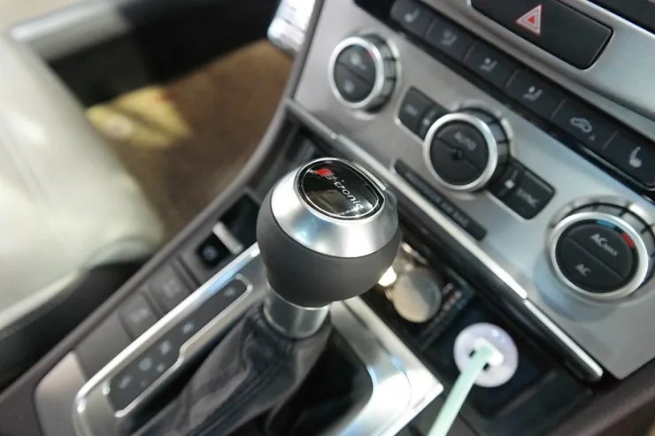 Volkswagen CC steering wheel - Volkswagen CC Custom Steering Wheel Upgrade Review photo 5
