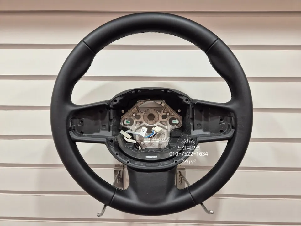 Volvo XC90 steering wheel - Volvo XC90 Steering Wheel Customization Review — Cost & Results photo 4