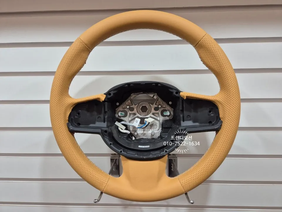 Volvo XC90 steering wheel - Volvo XC90 Steering Wheel Customization Review — Cost & Results photo 5