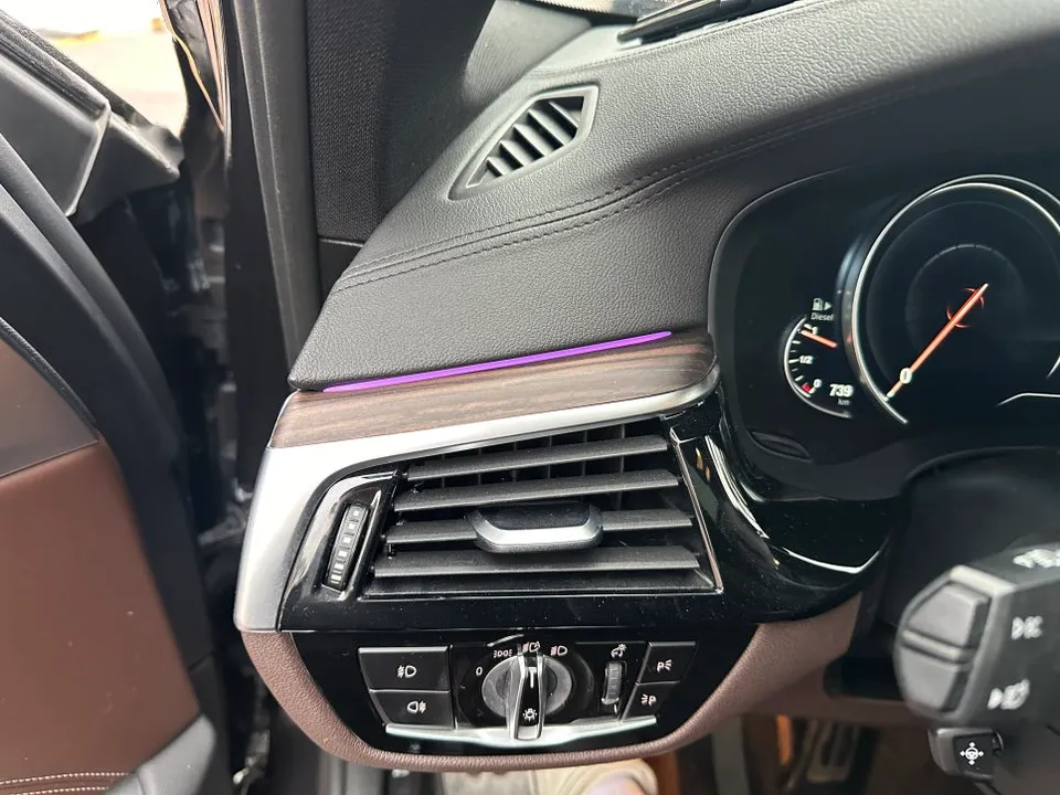 BMW 5 Series G30 カーラッピング事例|費用目安・仕上がり 施工写真 3-2