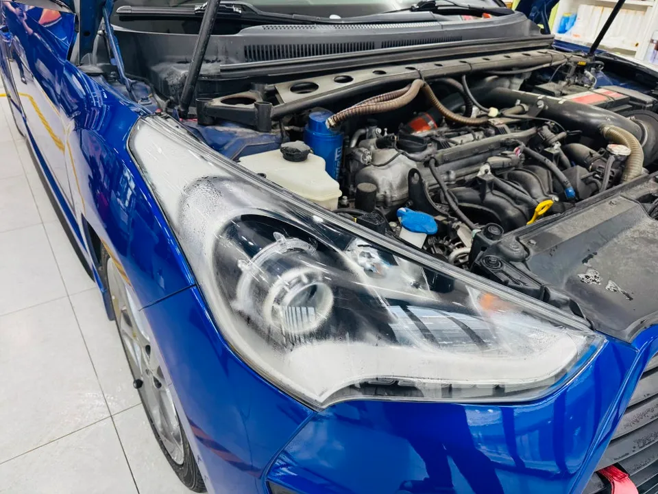 Hyundai Velosterのカーラッピング事例|費用目安・仕上がり 施工写真 1-3
